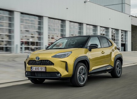 Mira la bolsa de aire central del Toyota Yaris Cross en acción: el airbag que empieza a ser tendencia en Europa