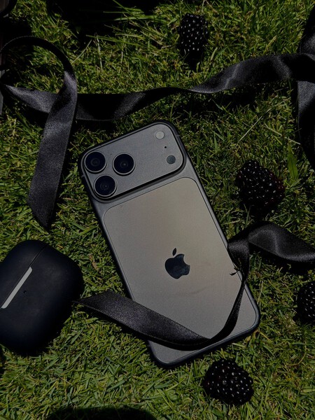 Iphone 18 Pro Max Filtracion Color Black Negro