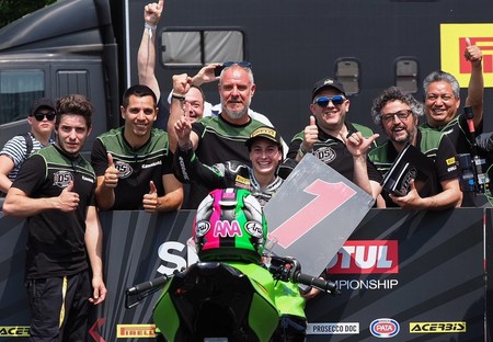 ¡Histórico! Ana Carrasco es la primera fémina líder mundialista tras conseguir su segunda victoria en SSP 300