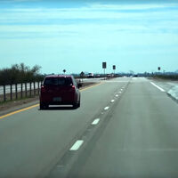 "Estás obligando a que te adelanten por la derecha": un policía de EEUU da una lección a los conductores que no verás en España