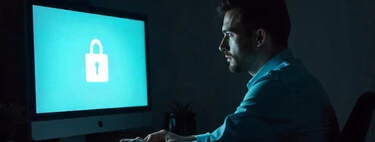 Esta empresa echó a un trabajador, bloqueó su PC y a los seis meses le piden la contraseña para restaurarlo 