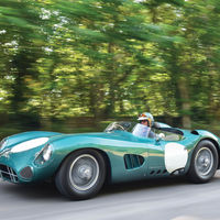 Este Aston Martin DBR1 que pilotó Stirling Moss podría rozar los 20 millones de dólares en subasta