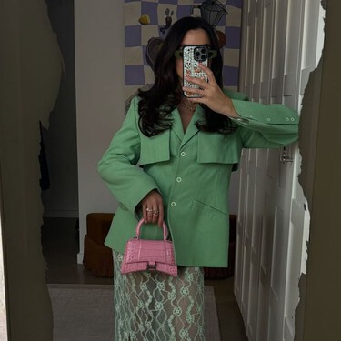 Vuelven las faldas largas bohemias que arrasaban en los años 70: así se llevan en el invierno de 2026