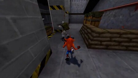 No hace falta que te frotes los ojos: así es como se ve a Crash Bandicoot recorriendo Half-Life (y aniquilando a los soldados a base de giros)