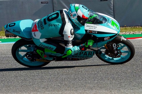 Dennis Foggia gana su primera carrera de Moto3 por delante de un heroico Albert Arenas