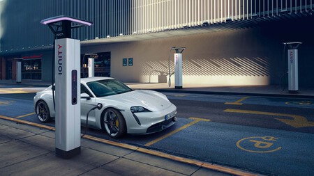 Porsche Taycan 5