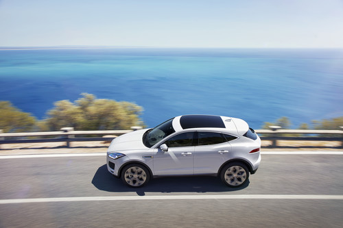 Jaguar E-PACE, el nuevo SUV compacto es un mini F-PACE con hasta 300 caballos