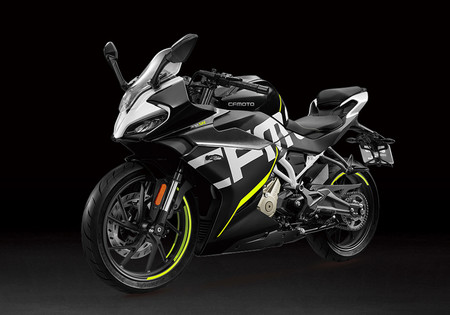 La CFMoto 300SR de 30 CV es la primera moto deportiva de la empresa china pero solo se venderá en Asia