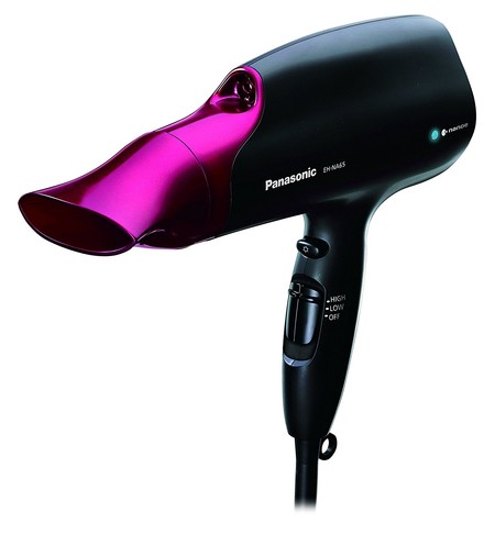 El secador de pelo Panasonic EH-NA65 de 2000 W está por 64,44 euros en Amazon