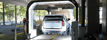Fue a devolver el coche de alquiler y se encontró con una factura extra de 400 dólares. Un túnel equipado con IA había detectado un raspón de dos centímetros en la rueda