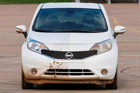 Nissan desarrolla un prototipo de coche autolimpiable