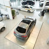 El Gobierno estudia un plan ayudas a la compra de coches eléctricos y de combustión, dotado de 300 millones de euros