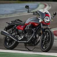 Pilla babero: La Moto Guzzi V7 Stone Corsa renace con esta versión old school y muy deportiva también para el A2