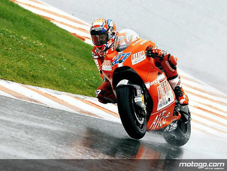 mgp_casey-stoner-y-la-lluvia-en-sepang.jpg