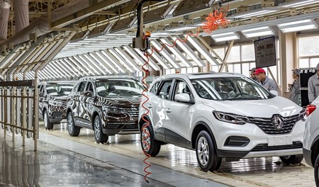 Renault cierra 2019 con una brutal caída en los beneficios y se gana el bono basura. Mientras, Nissan lucha por remontar