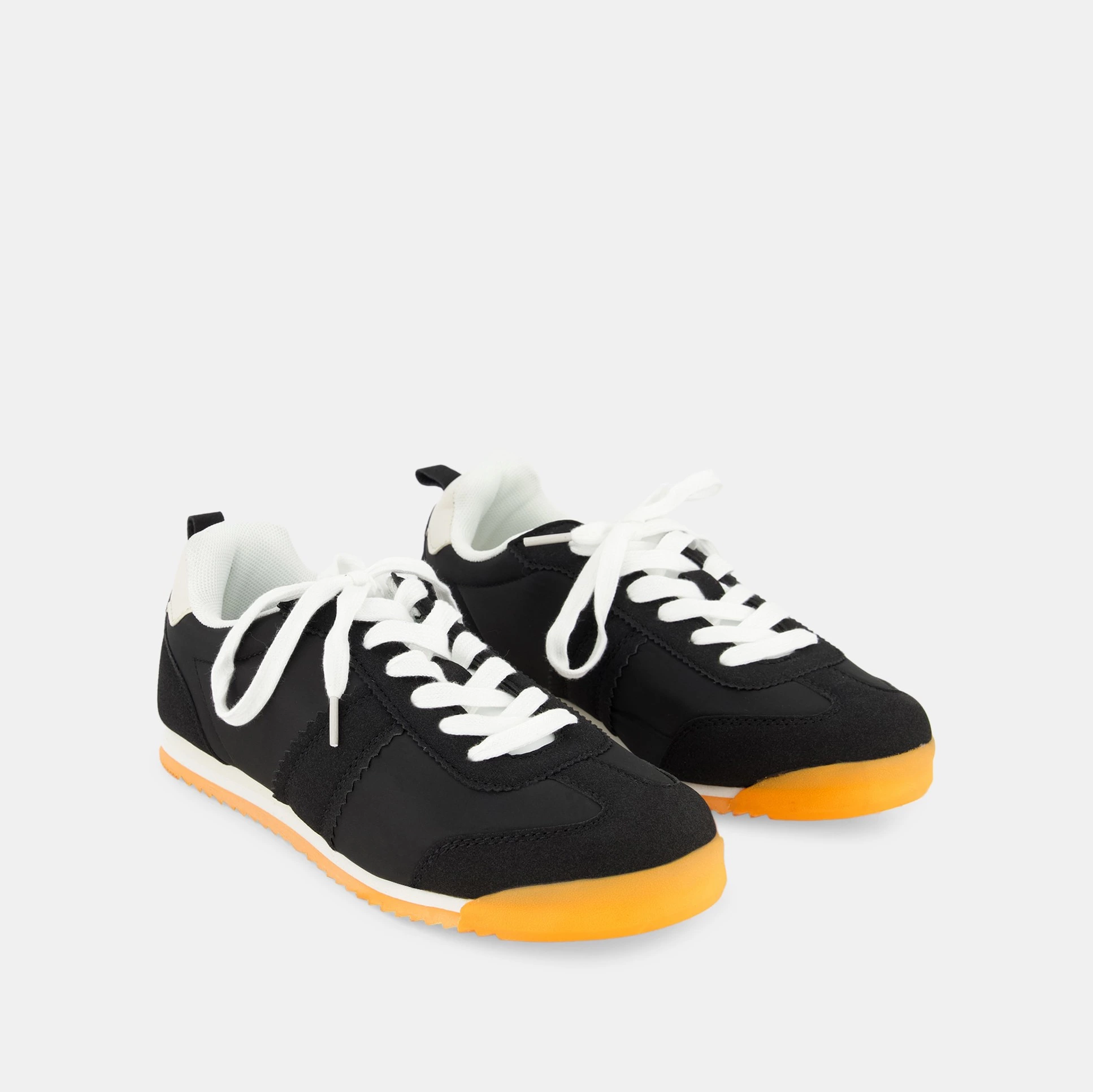 Zapatillas deportivas de mujer con suela fantasía
