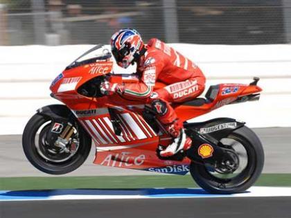 Casey Stoner aburre en Brno