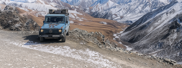 Este matrimonio convirtió su Mercedes Clase G en camper para dar la vuelta al mundo: un viaje de casi 30 años y cero postureo en Instagram 