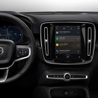 El Volvo XC40 es el primer coche eléctrico con Automotive OS, el "Android para coches" de Google con Play Store incorporada