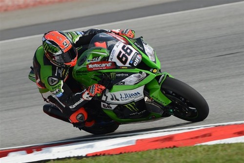 Tom Sykes se hace con la victoria en la primera carrera de Jerez