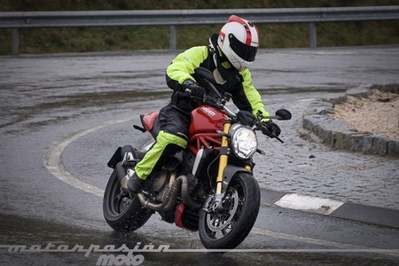 Ducati Monster 1200 S