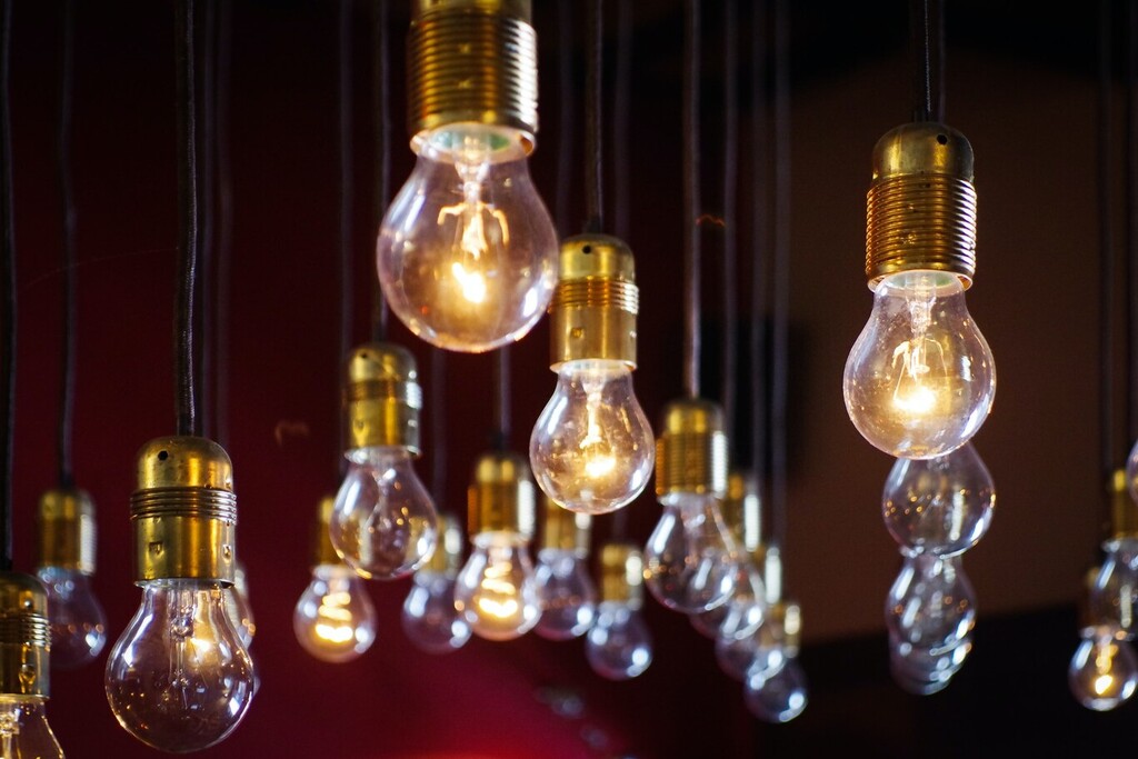 Siete sencillas medidas que ya estamos tomando en casa para ahorrar con la nueva factura de la luz