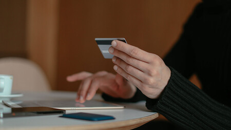 Comprar la etiqueta de la DGT por Internet