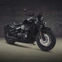 Más auténtica y mejor equipada por poco más: la Triumph Bonneville Bobber Black ya tiene precio definitivo