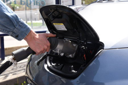 Cataluña invertirá 6 millones de euros para subvencionar los puntos de carga de coches eléctricos