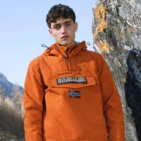 Súper rebajas: aprovecha el 50% de descuento en Napapijri y renueva las prendas de abrigo de tu armario 