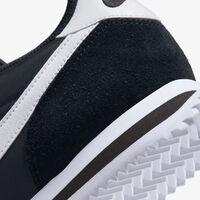 El outlet de Nike liquida casi a mitad de precio las zapatillas Cortez de diseño retro más versátiles para llevar con todo