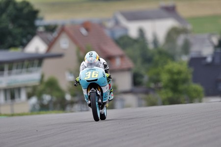 Sobreponiéndose al clima, Joan Mir demuestra su poderío en Brno con el mejor tiempo de la FP2