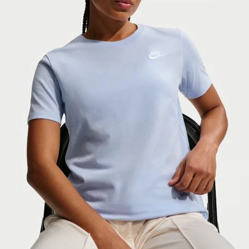Camiseta de manga corta Nike Sportswear Club Essentials
