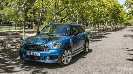 Mini Cooper S E Countryman 2019 002