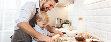 Quédate en casa y cocina en familia: 47 recetas fáciles de tartas y galletas para hacer con los niños