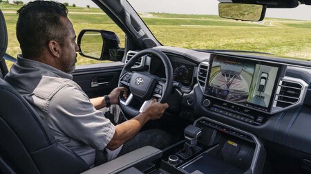 Toyota Tundra 2