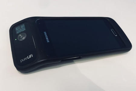 La tecnología LiFi ya puede integrarse en carcasas para móviles, aunque todavía no podrás sacarle partido