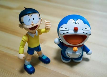 Parecidos razonables: Bernardos Doraemon vs Monedero Nobita, o Podemos desmontado por el gato azul