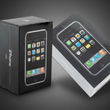 Un ingeniero de Apple tuvo que decidir en el último segundo qué hacer en la aduana. En su maleta llevaba los doce primeros iPhone de la historia