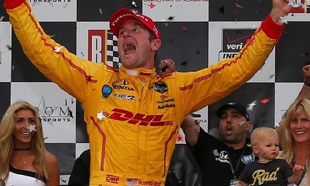 Ryan Hunter-Reay se impone en Barber pese a la lluvia 