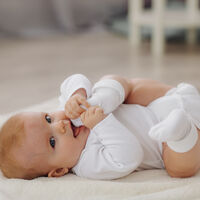 Los nombres de bebé más populares en Baleares para niño y niña (y su significado)