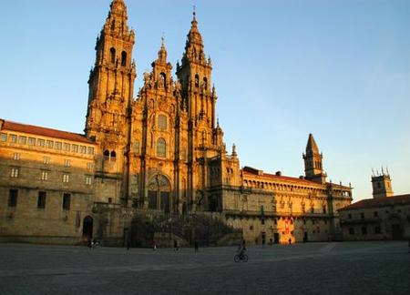 Normas de acceso a la Catedral de Santiago de Compostela