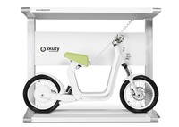 Y si te compras la moto enchufable junto con el enchufe