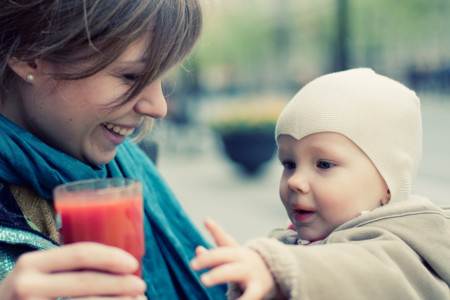 Siete consejos para evitar la caries del biberón