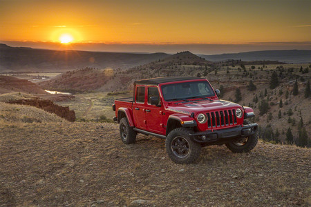 Los Jeep Wrangler y Gladiator podrían montar el motor Hellcat de 717 CV, pero no pasarían las pruebas de impacto