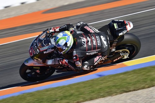 Johann Zarco impone su ley en la mejor carrera del año en Moto2