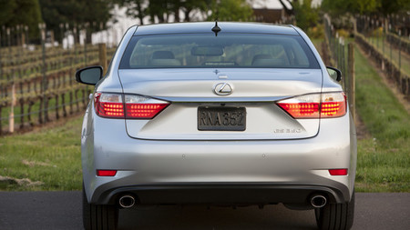 El Lexus ES 350 no tiene un maletero pensado para Houdini