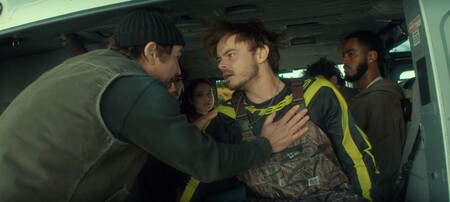 Bajo La Superficie Miniserie Netflix 4