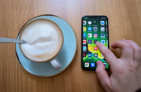 Las aplicaciones están fallando en iOS: Spotify, TikTok y Tinder no se abren por un posible problema con Facebook