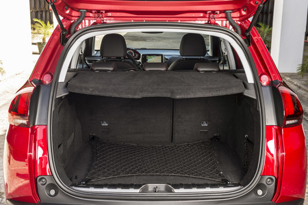  Peugeot 2008 Maletero